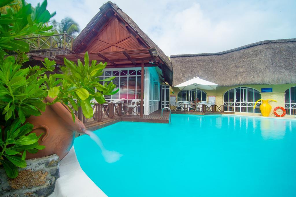 Le Surcouf Hotel &  Spa Mauritius Exterior foto