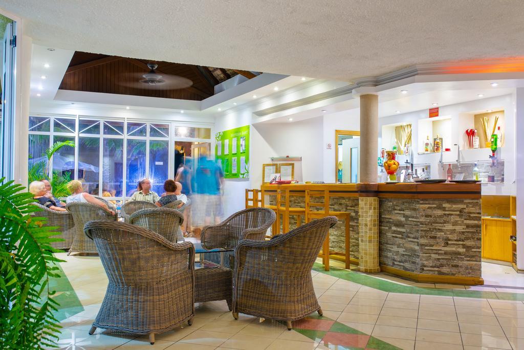 Le Surcouf Hotel &  Spa Mauritius Exterior foto